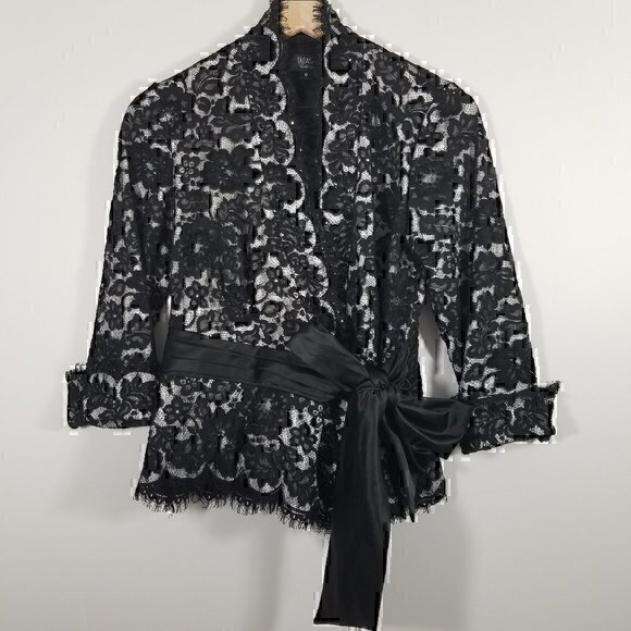 Tadashi Shoji Jackets & Blazers - Tadashi  Collectin Scallop Lace Trim Blazer Size 8